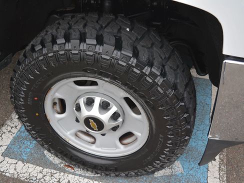 Used 2018 Chevrolet Silverado 2500 W/T image 9