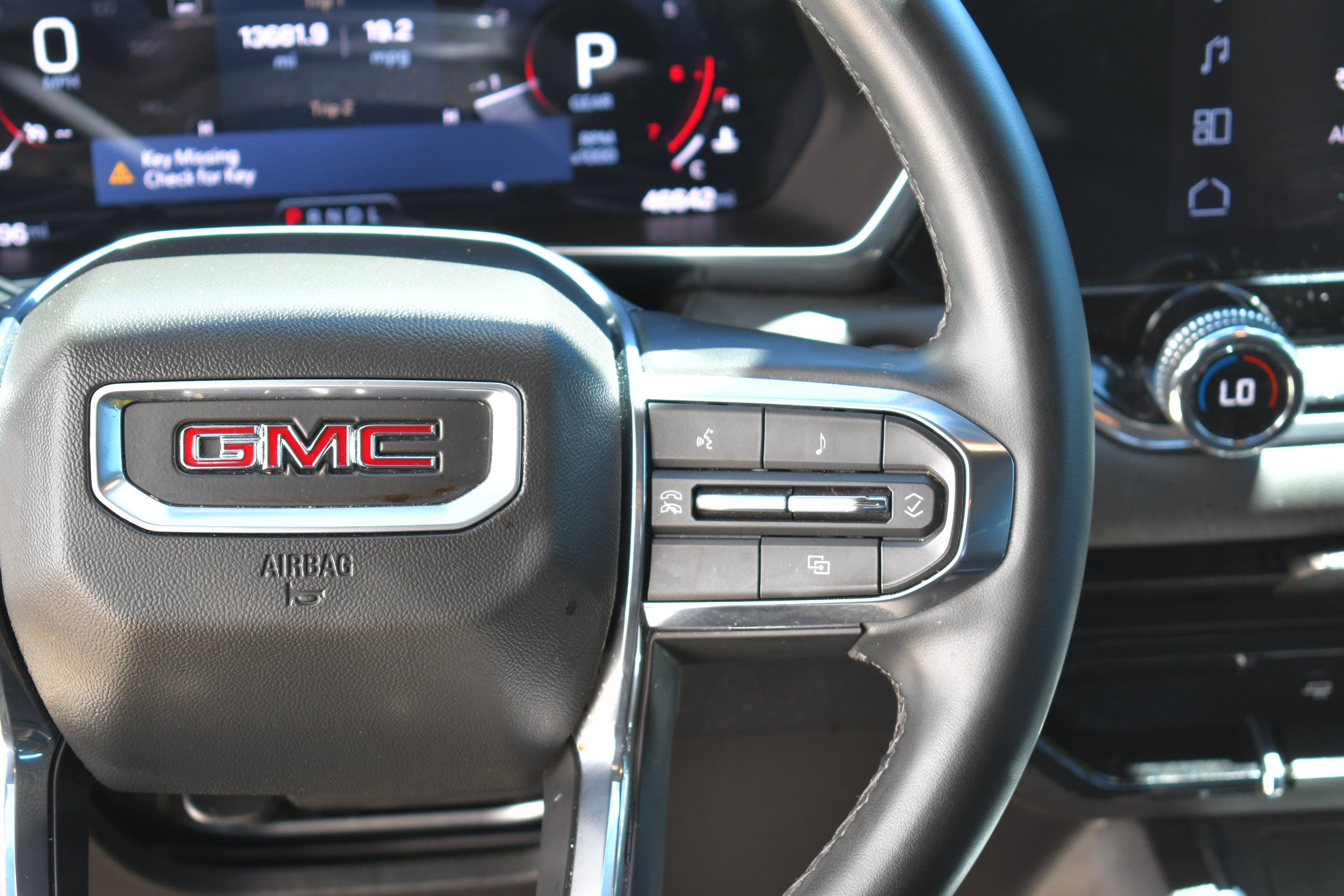 Used 2024 GMC Canyon Elevation w/ Convenience Package RWD image 21