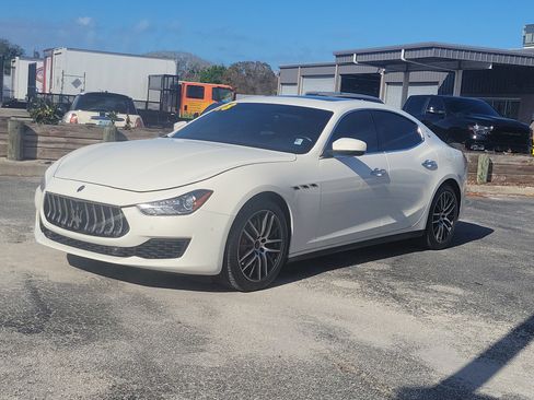 Used 2018 Maserati Ghibli image 2