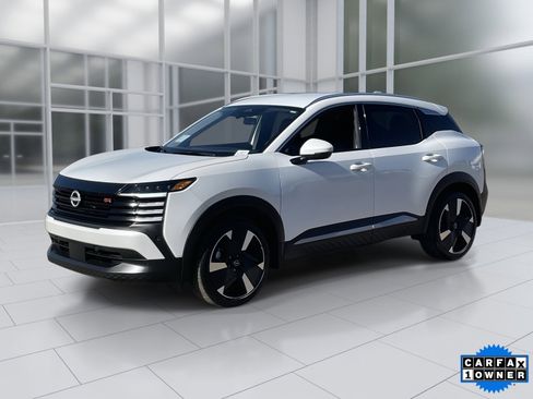 Certified 2025 Nissan Kicks SR image 3