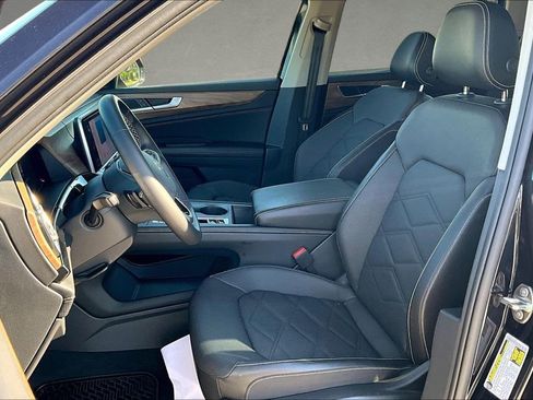 Used 2024 Volkswagen Atlas SE FWD image 21