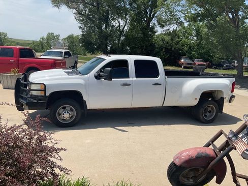 Used 2010 Chevrolet Silverado 3500 LT AWD/4WD image 6