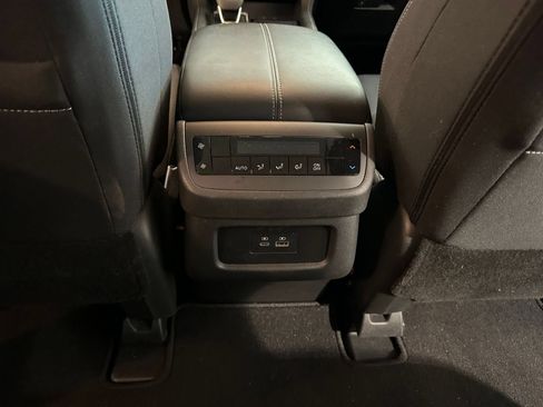 Used 2025 Nissan Pathfinder SV AWD/4WD image 24