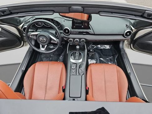 Used 2023 MAZDA MX-5 Miata Grand Touring RWD image 11