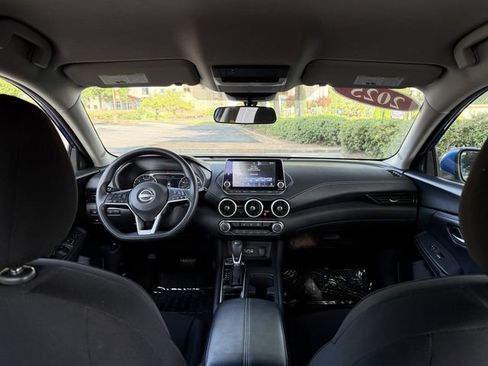 Used 2025 Nissan Sentra SV FWD image 33