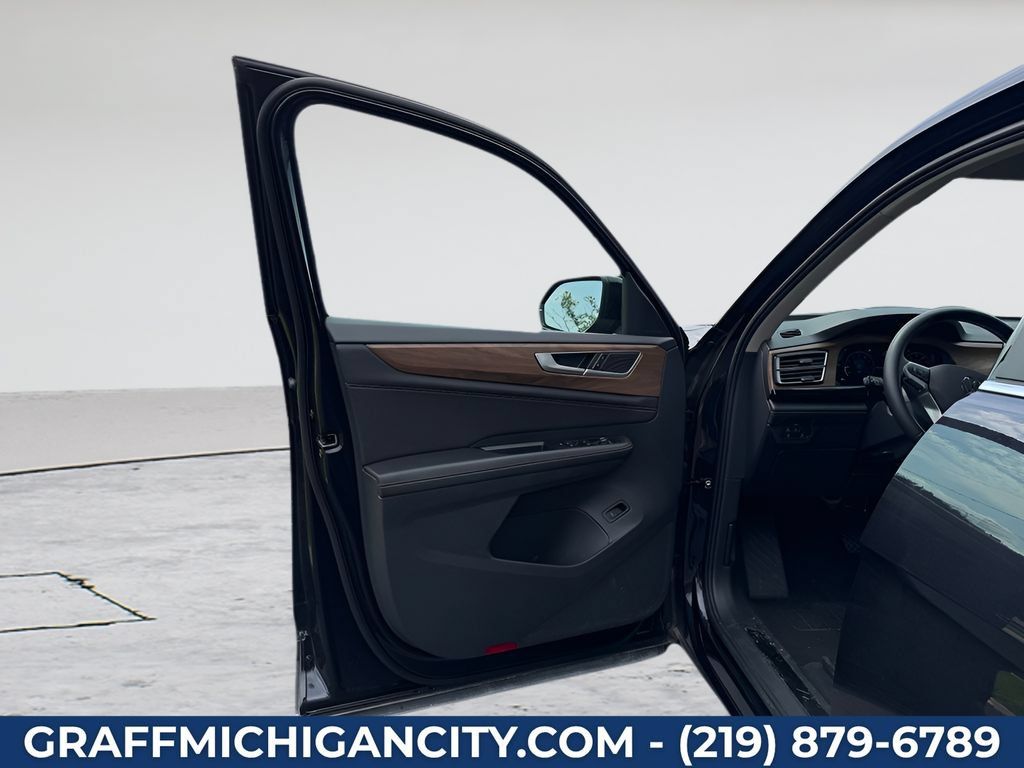 Used 2026 Volkswagen Atlas SE AWD/4WD image 9