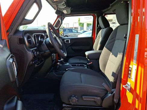 Used 2023 Jeep Wrangler Unlimited AWD/4WD image 13