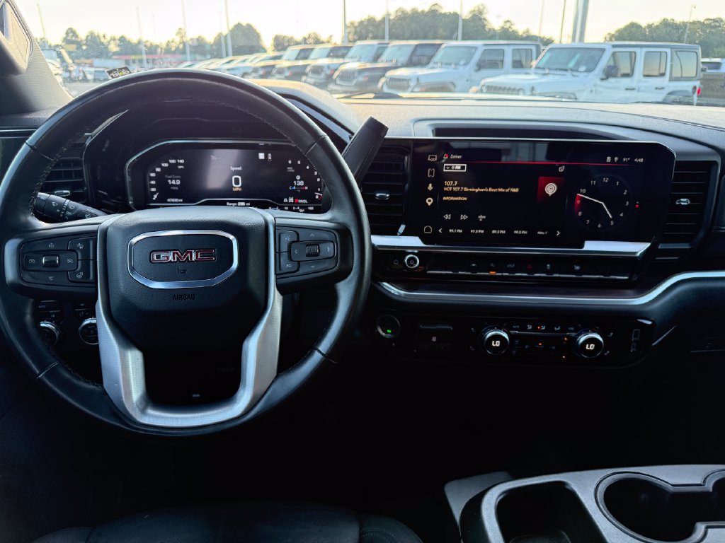 Used 2025 GMC Sierra 1500 SLT AWD/4WD image 8