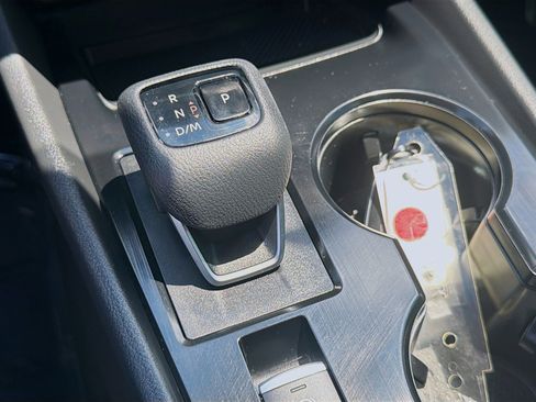 Used 2023 Nissan Rogue SV image 15