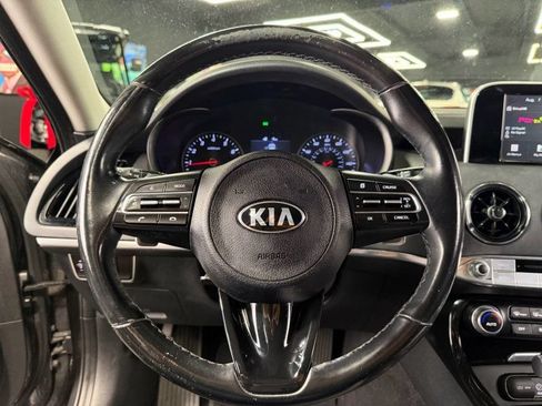 Used 2019 Kia Stinger RWD image 9