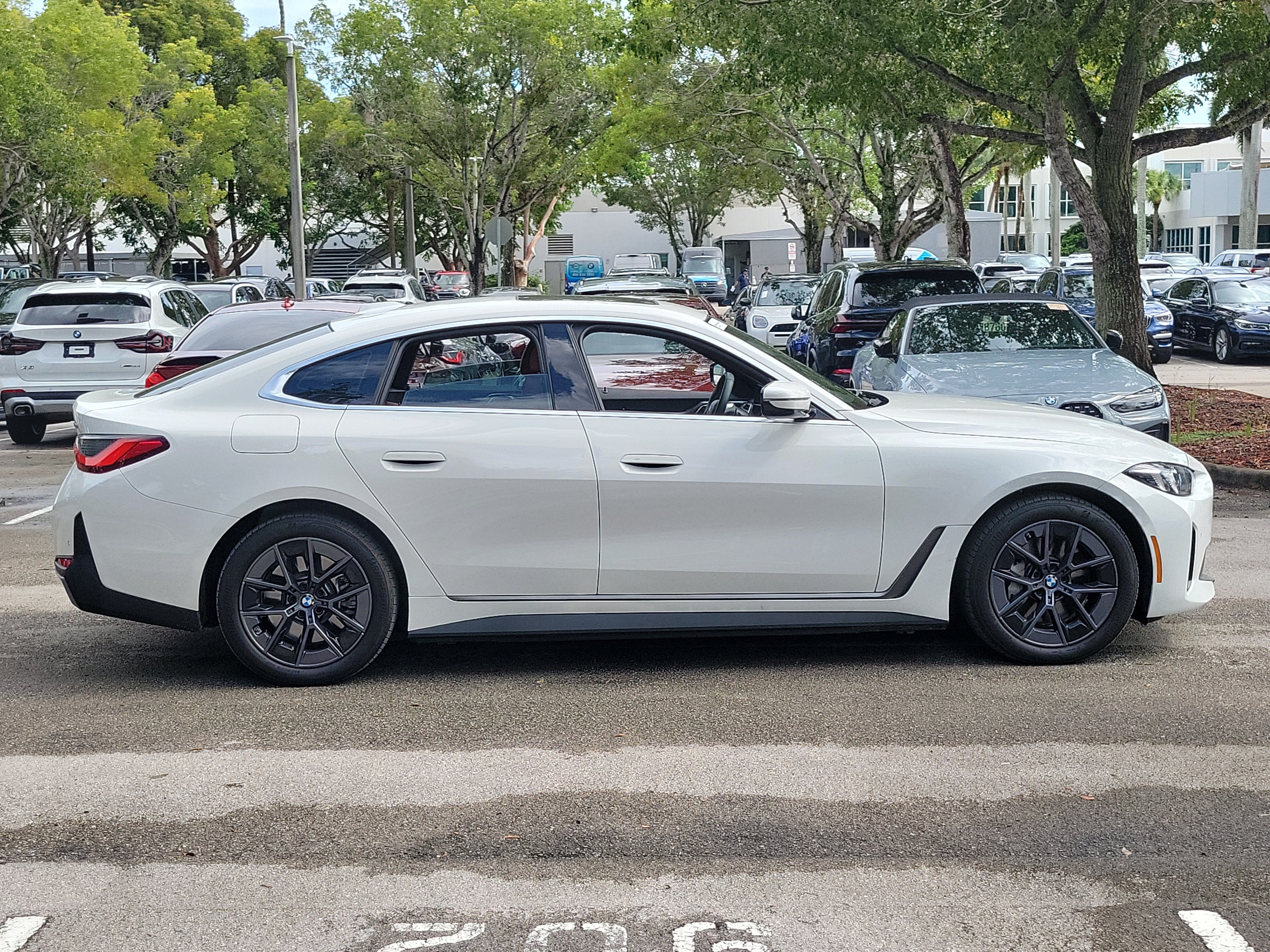 Certified 2025 BMW i4 eDrive40 RWD image 2