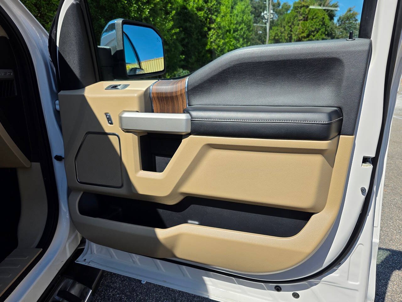 Used 2017 Ford F150 Lariat AWD/4WD image 33