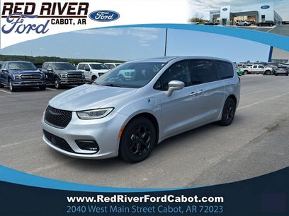 Used 2022 Chrysler Pacifica Limited w/ S Appearance Package