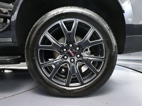 Used 2025 GMC Yukon Denali w/ Sun & Power Step Package AWD/4WD image 15