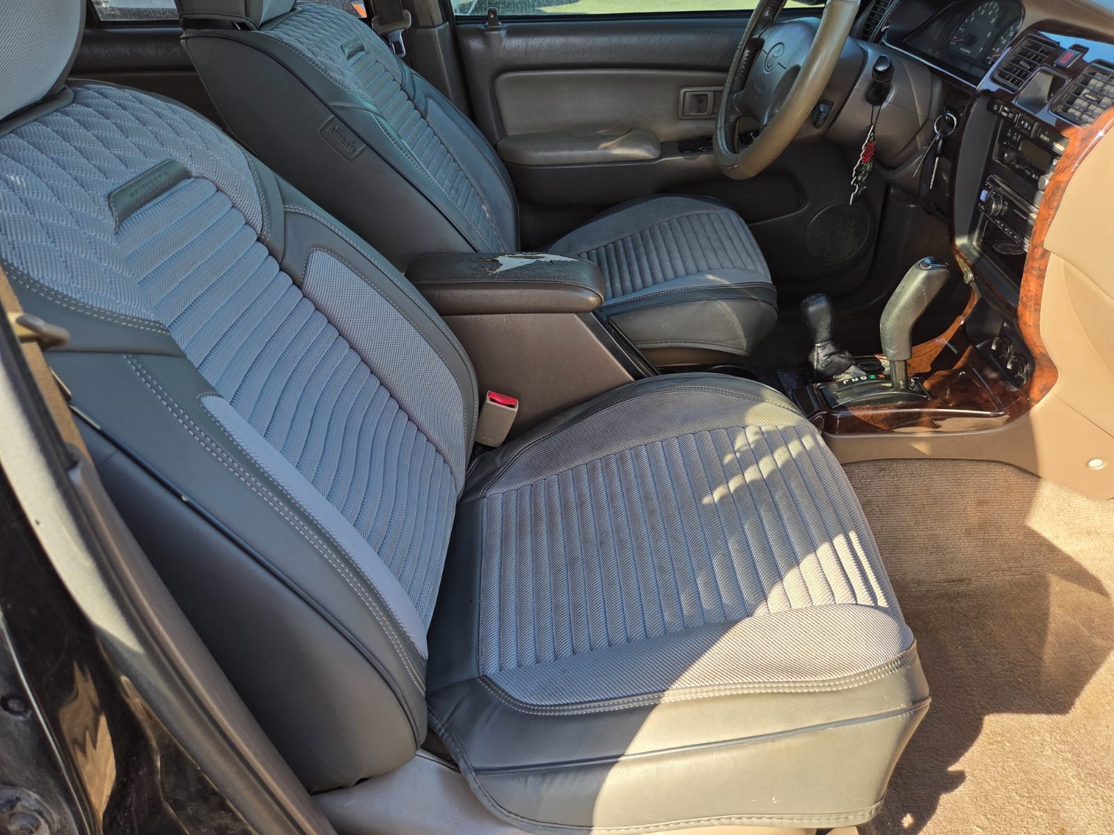 Used 2001 Toyota 4Runner Limited AWD/4WD image 13