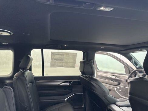 New 2026 Jeep Grand Wagoneer 4WD image 35