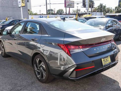 Certified 2025 Hyundai Elantra SEL image 2