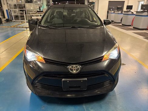 Used 2017 Toyota Corolla LE image 2