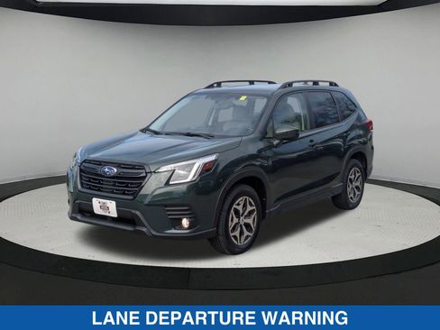 Used 2023 Subaru Forester Premium image 8