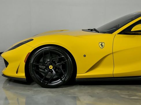Used 2019 Ferrari 812 Superfast RWD image 7