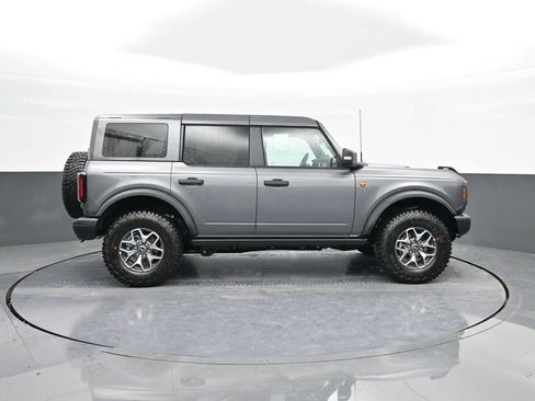 New 2025 Ford Bronco Badlands image 9