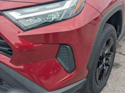 Used 2022 Toyota RAV4 XLE FWD image 9