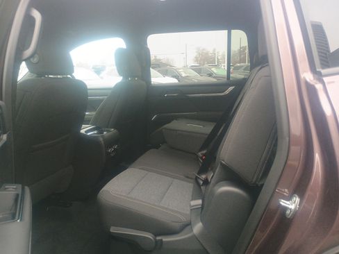 Used 2025 GMC Acadia Elevation w/ LPO, Floor Liner Package image 19