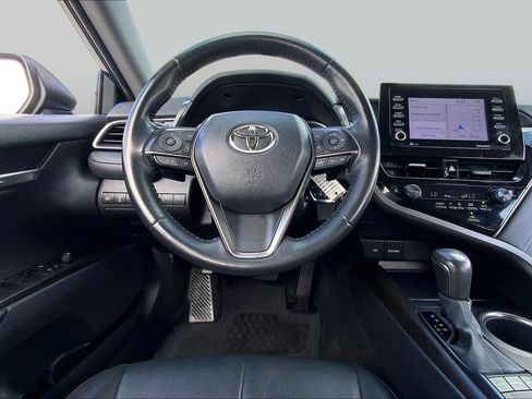Used 2022 Toyota Camry SE FWD image 6