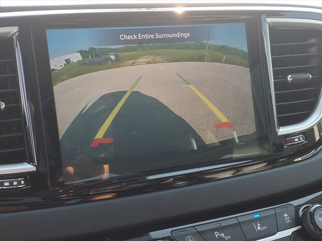 Used 2023 Chrysler Pacifica Touring-L FWD image 13