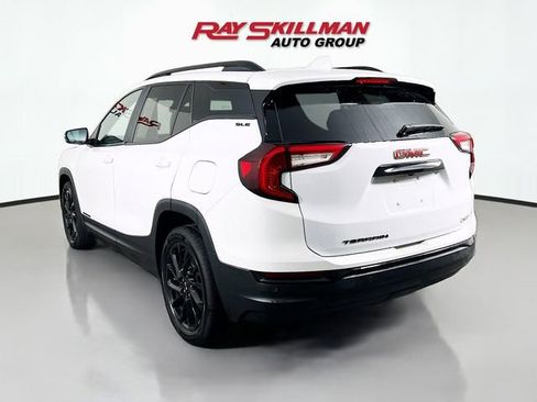 Used 2023 GMC Terrain SLE w/ Driver Convenience Package FWD image 5