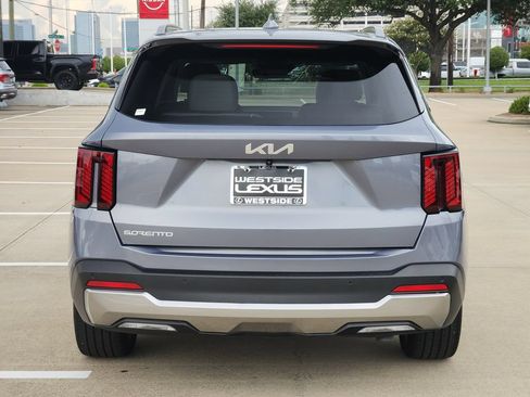 Used 2024 Kia Sorento SX FWD image 6