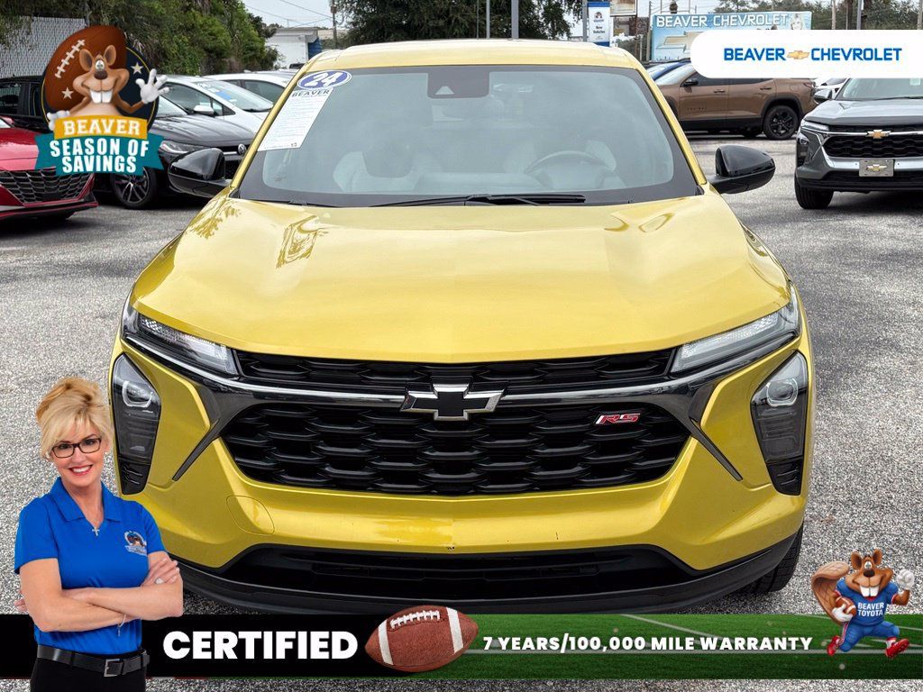 Used 2024 Chevrolet Trax RS w/ Driver Confidence Package FWD image 3