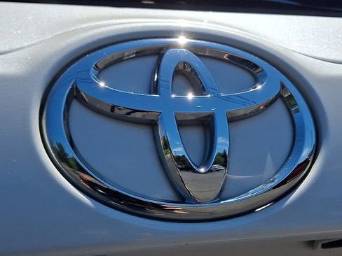 Used 2018 Toyota Highlander XLE AWD/4WD image 31