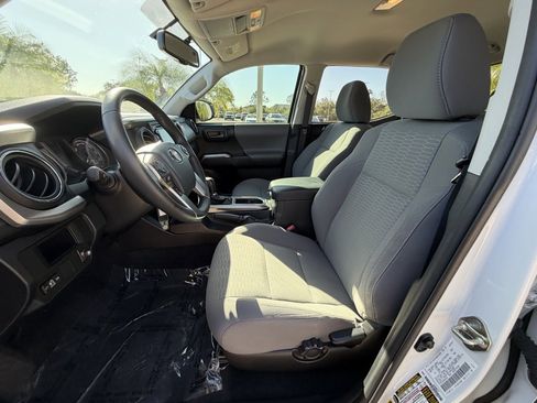 Used 2017 Toyota Tacoma SR5 image 24