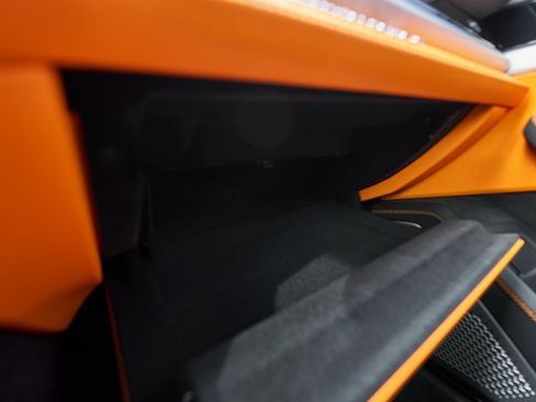 Used 2025 Lamborghini Urus SE image 80