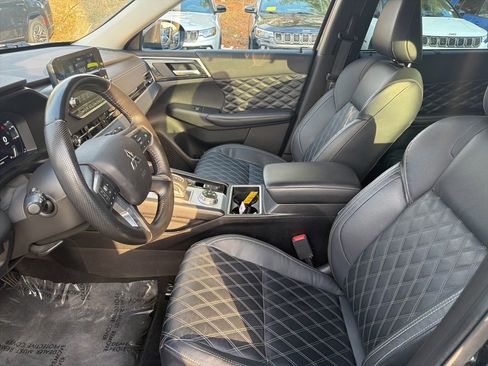 Used 2023 Mitsubishi Outlander SEL image 4