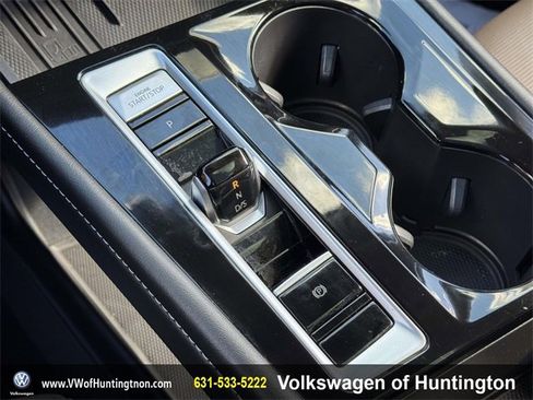 Certified 2025 Volkswagen Atlas SEL image 30