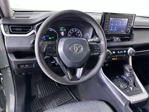 Used 2022 Toyota RAV4 XLE image 21
