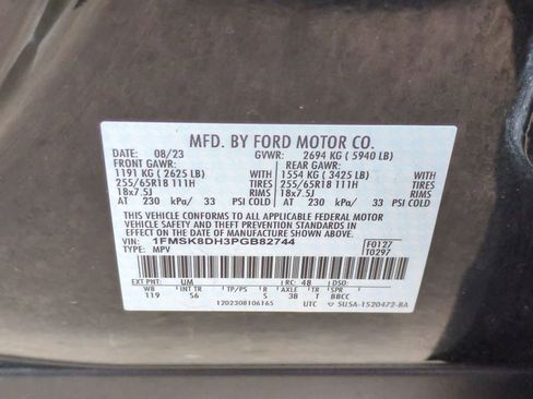 Used 2023 Ford Explorer XLT w/ Equipment Group 202A AWD/4WD image 37