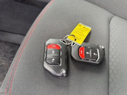 Used 2021 Jeep Wrangler Rubicon w/ LED Lighting Group AWD/4WD image 33