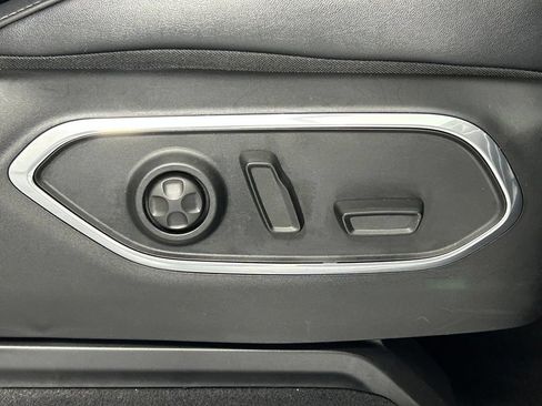 Used 2022 Jeep Wagoneer Series III w/ Rear Seat Video Group 1 AWD/4WD image 11