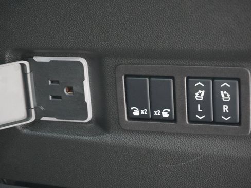 Used 2025 Chevrolet Tahoe RST w/ Comfort Package image 9