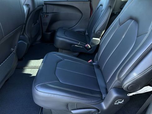 New 2026 Chrysler Voyager LX image 19