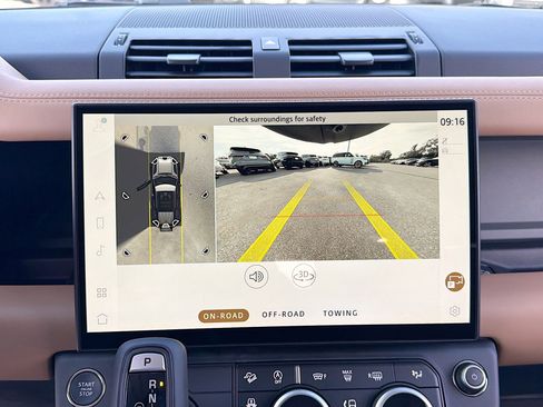 New 2026 Land Rover Defender 110 X-Dynamic SE image 32