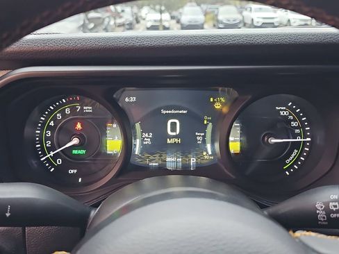 Used 2024 Jeep Wrangler Unlimited image 25