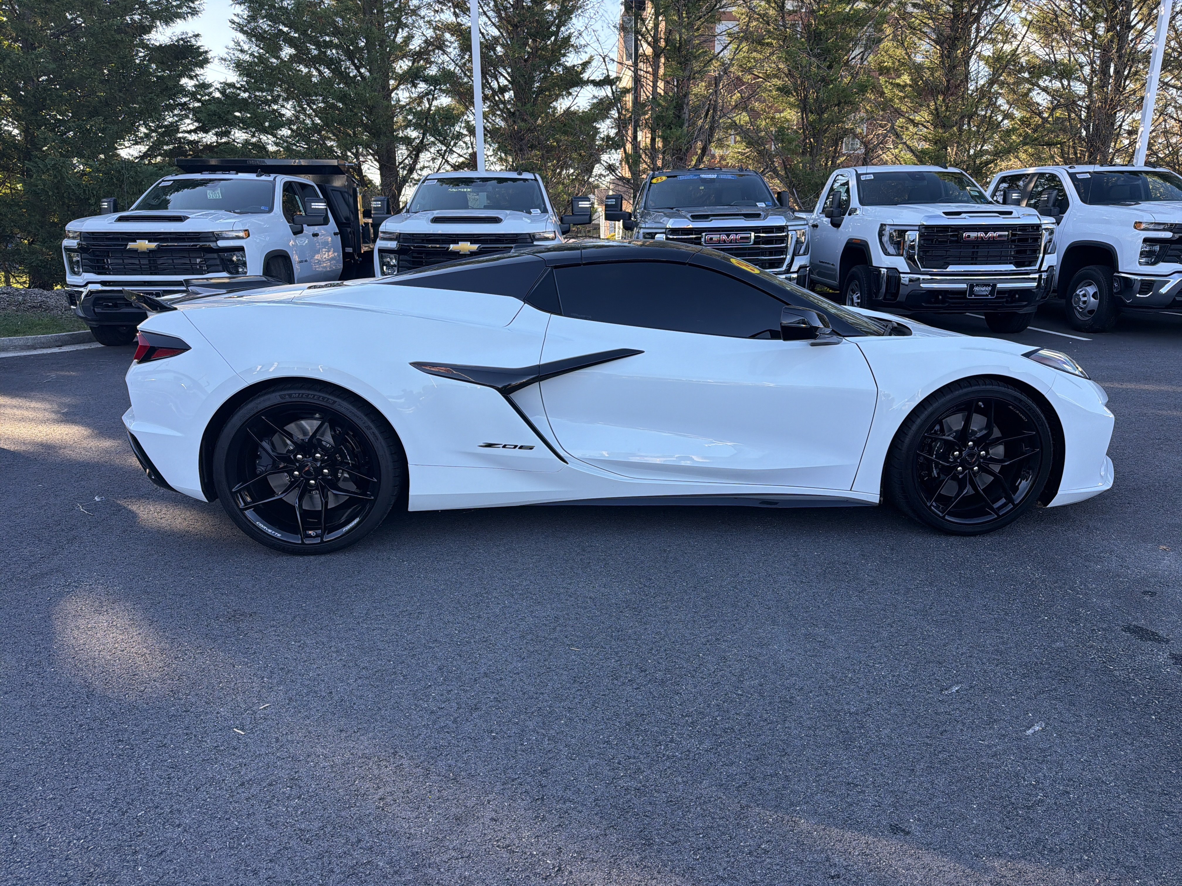 Used 2025 Chevrolet Corvette Z06 w/ Stealth Interior Trim Package RWD image 11