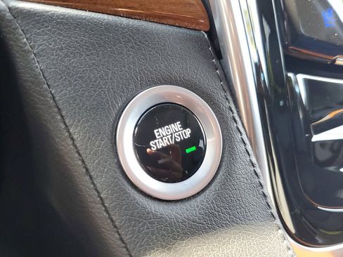 Used 2018 Cadillac Escalade Luxury image 34