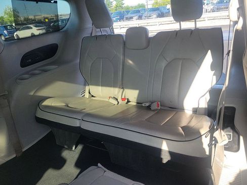 Used 2021 Chrysler Pacifica Limited w/ Premium & Safety Sphere Group AWD/4WD image 13