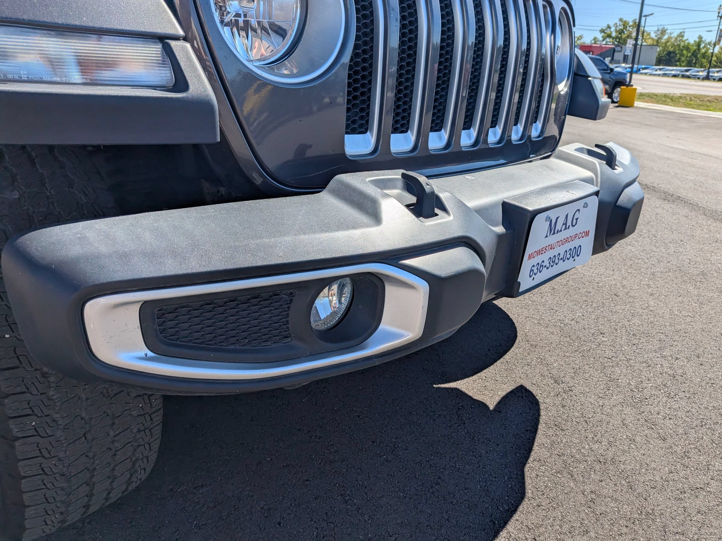 Used 2018 Jeep Wrangler Unlimited Sahara AWD/4WD image 12