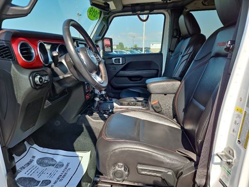 Used 2019 Jeep Wrangler Unlimited Rubicon w/ Dual Top Group AWD/4WD image 11